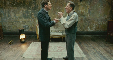 Director Tom Hooper's style in 'The King's Speech' is classical and simple: his edits and camera work remain virtually unnoticed, allowing the actors to give performances that would be almost equally at home on a stage.
