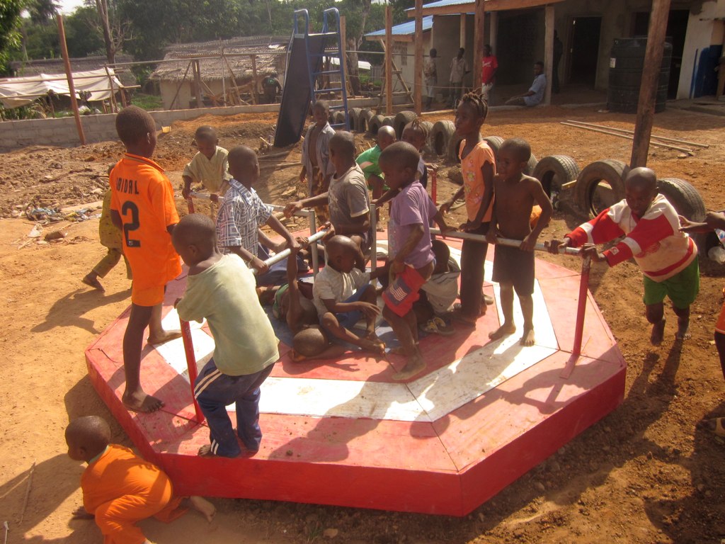 Merry-go-round that generates electricity. Photos courtesy of Jose Alfaro.