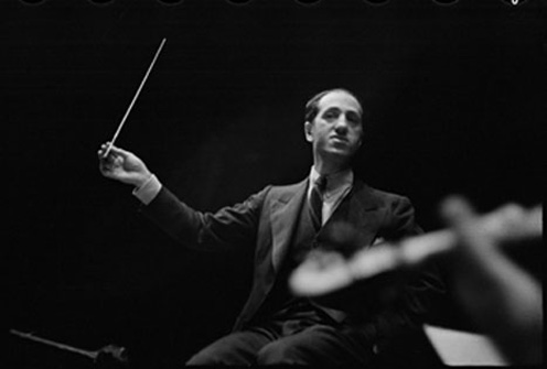When George Gershwin wrote "Rhapsody in Blue," he envisioned a piece that would require a conductor. Los Angeles, 1937. (Photo courtesy of the Ira and Leonore Gershwin Trusts.)
