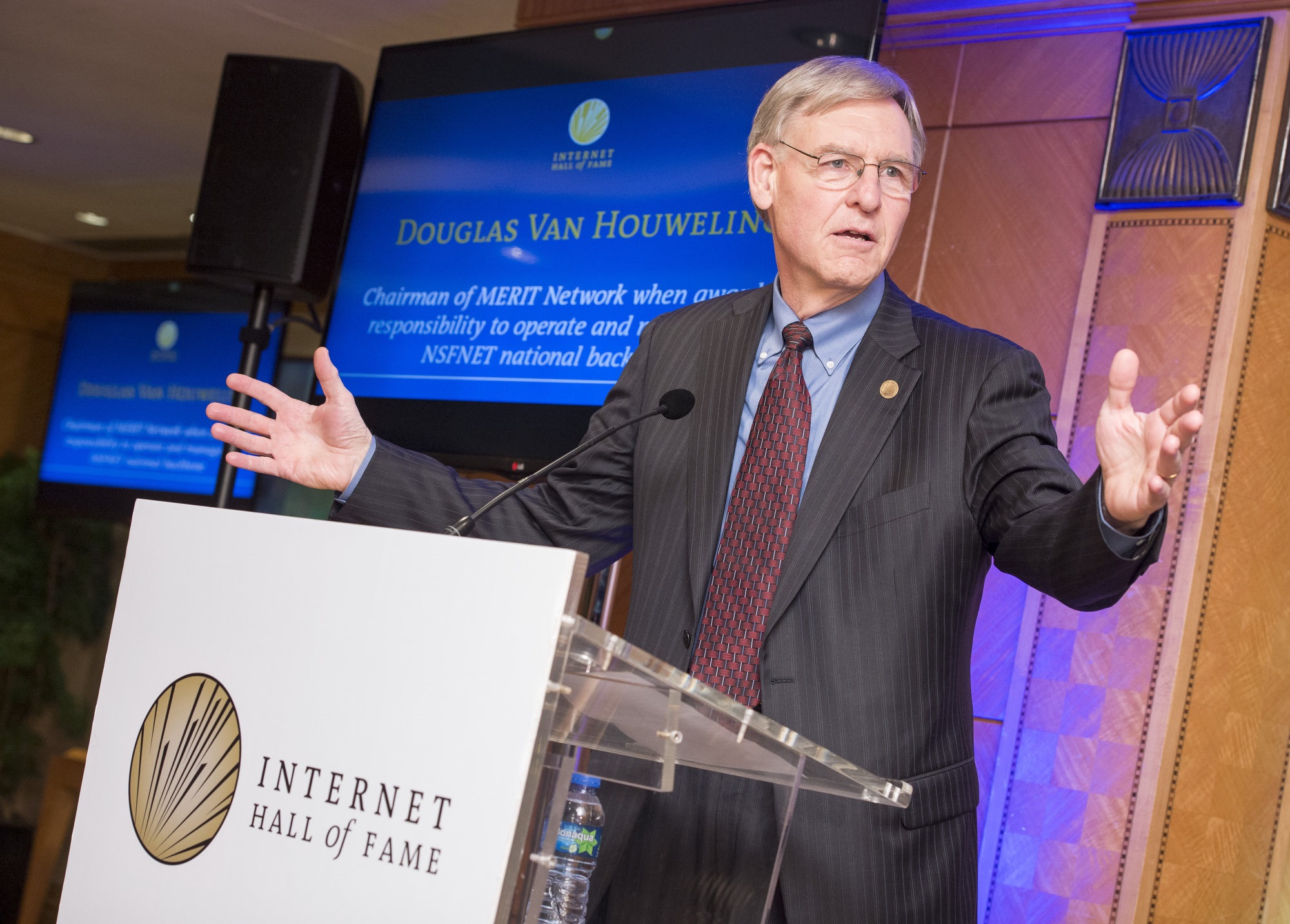 Speaking to the assembly at the induction ceremony. Image credit: The Internet Society