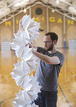 Shlian with tall origami