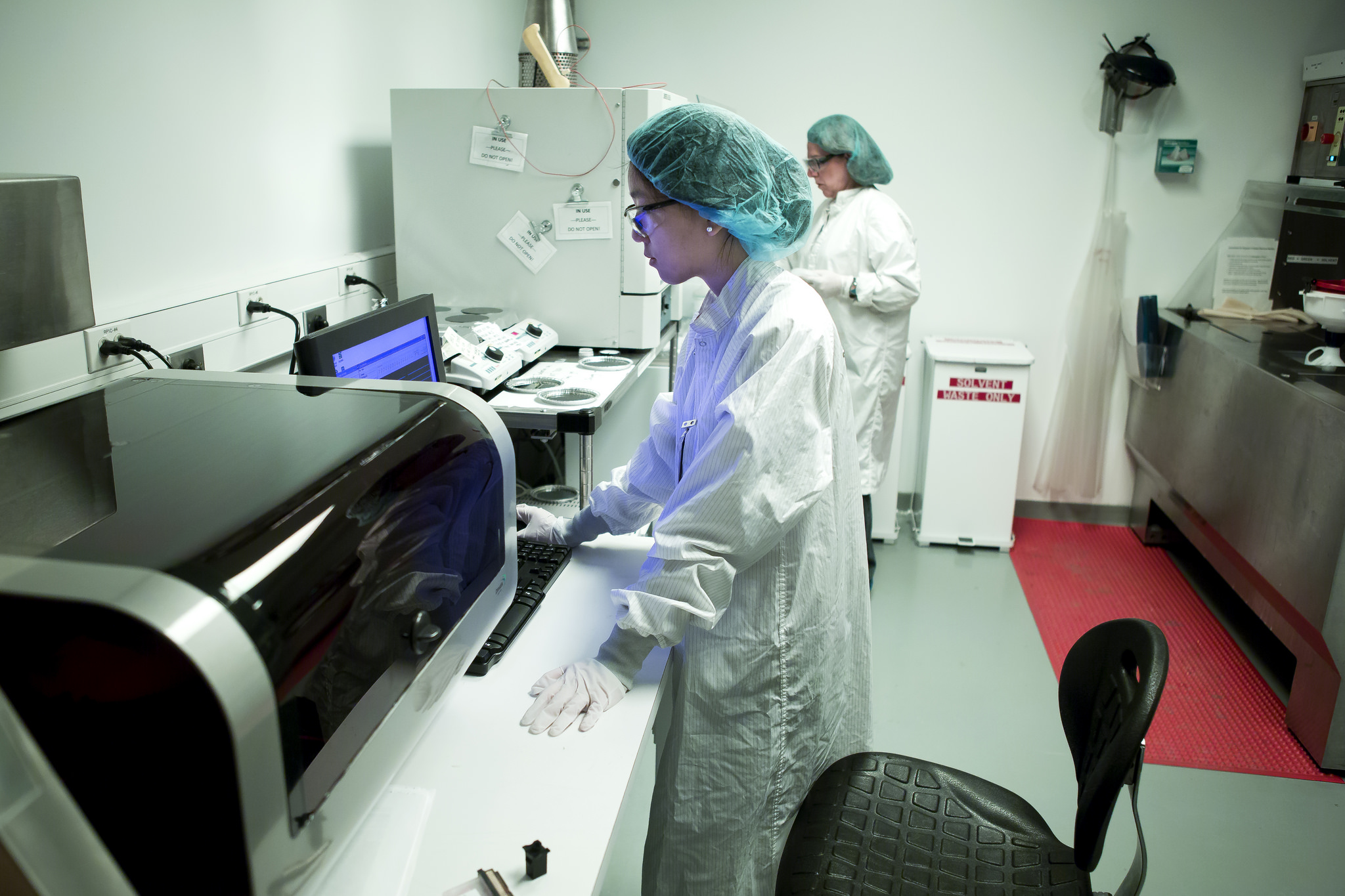 Terry Shyu, MSE PhD Student, prints nanopillars. Image credit: Joseph Xu