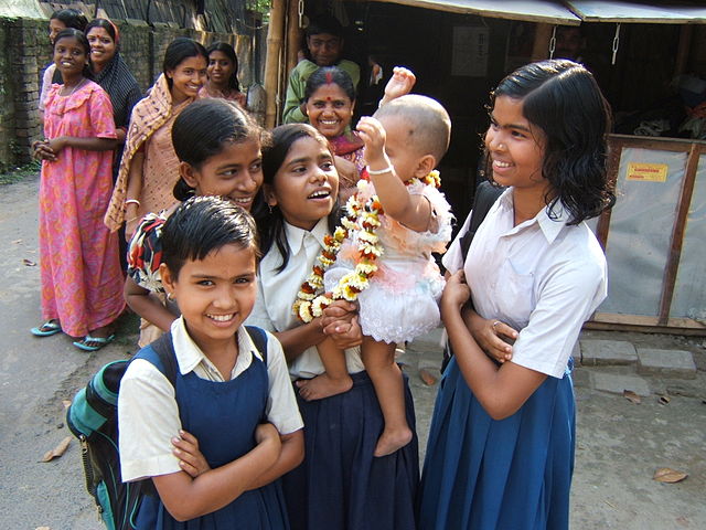 Women and children in West bengal. Image credit: Wikimedia