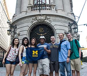 Students at the Santiago Stock Exchange.