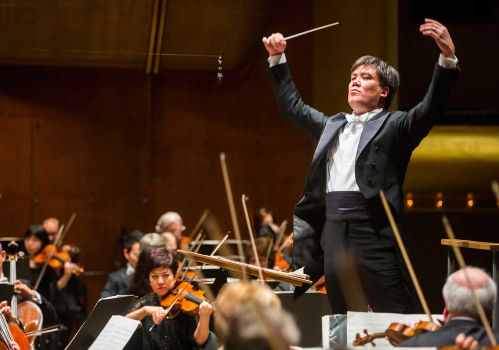 Alan Gilbert, NY Philharmonic conductor, photo by Chris Lee.