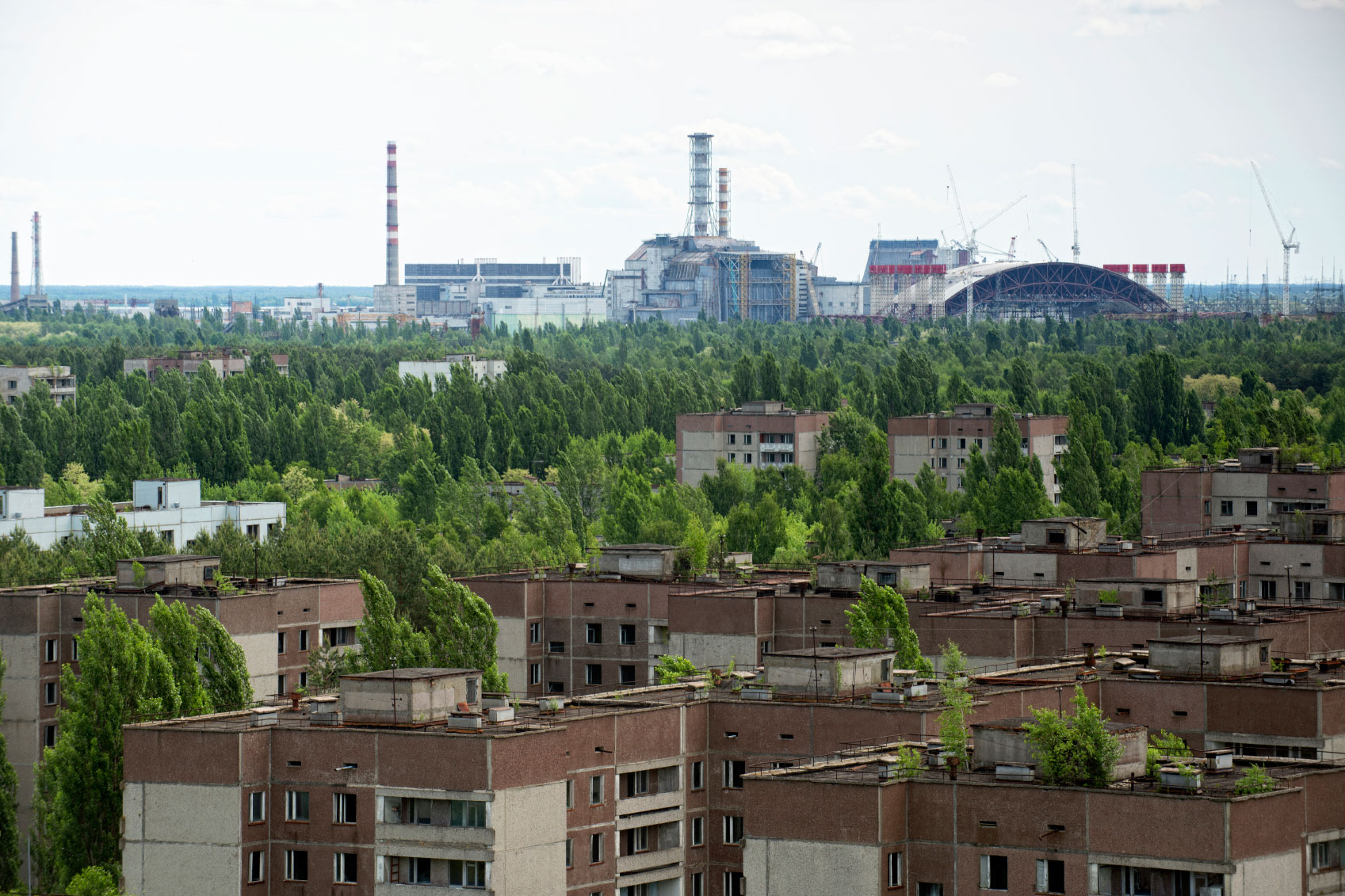 Housing projects sit in front of a hazardous waste site. (stock image)