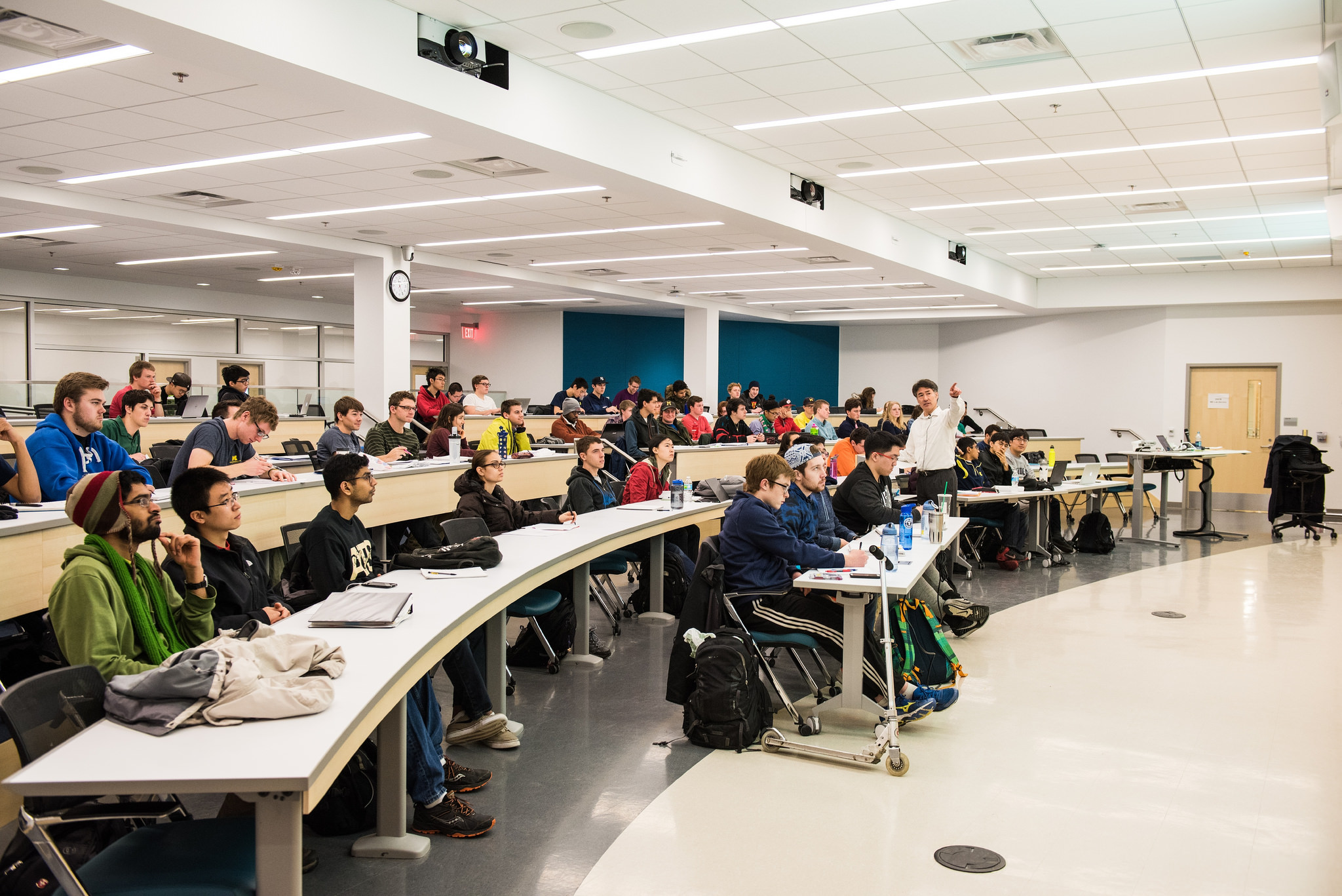 2/17/16 Students and faculty collaborating in shared spaces in the new GG Brown addition. Image credit: Austin Thomason, Michigan Photography
