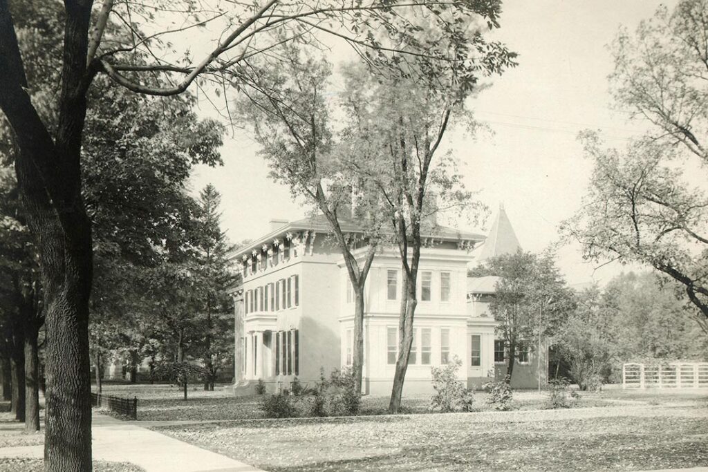 The back yard was still wide open in the 1920s.