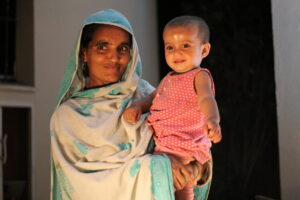 Pakistani mother and child. Image credit: Abdullah Kharal