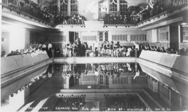 Historical photo of the dedication of the Union pool in 1926.