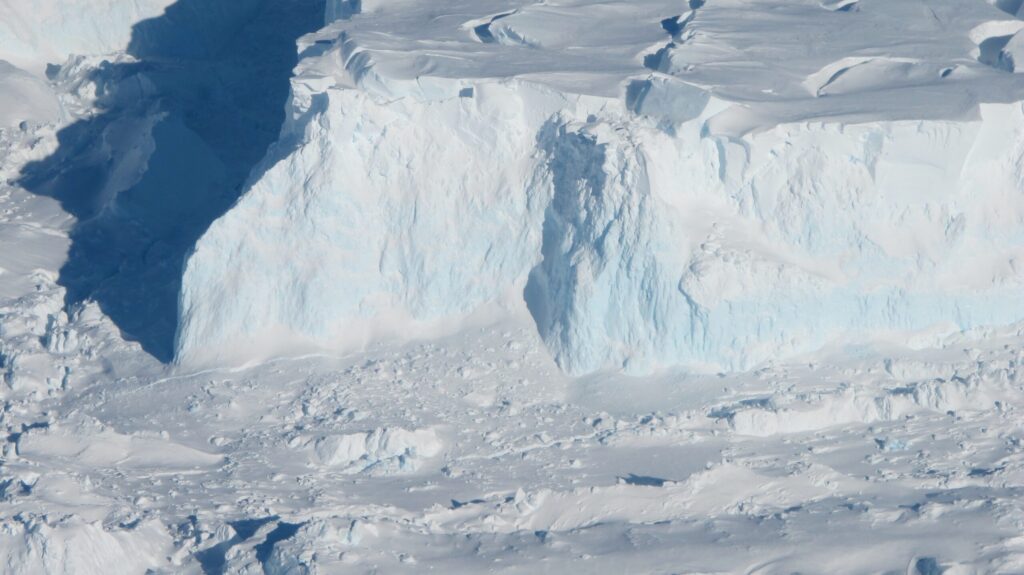 Thwaites glacier. Image credit: NASA/James Yungel