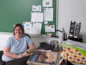 Shelley Lesko, a science teacher at Garden City Middle School, worked with the University of Michigan Museum of Natural History to determine which hands-on experiments would be most useful to her students. Image credit: Eric Bronson, Michigan Photography