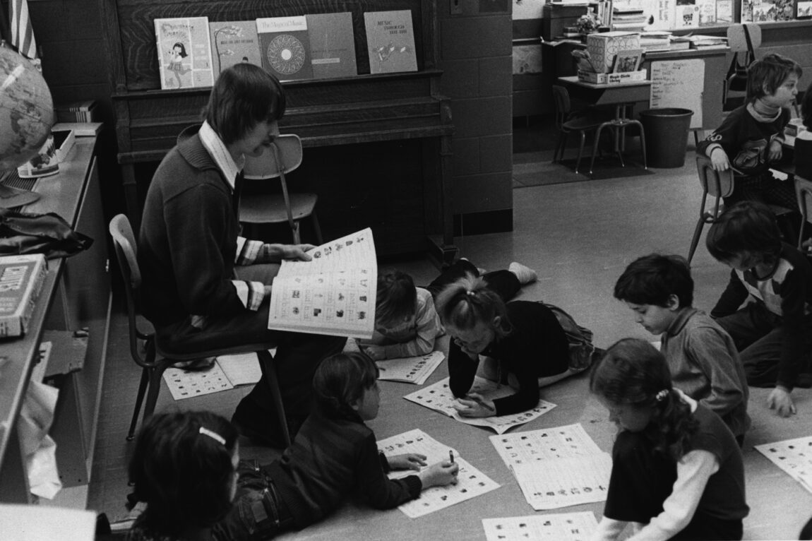 Student teacher David Shumacher teaches at Thurston Elementary School in 1977.