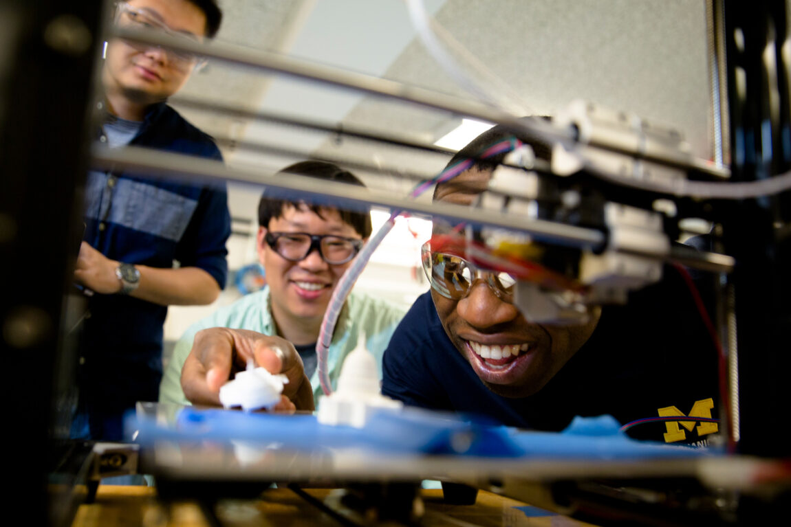 Chinedum Okwudire and students in his lab at the University of Michigan demonstrated an early version of the FBS software in 2017. (Photo by Evan Dougherty, College of Engineering)