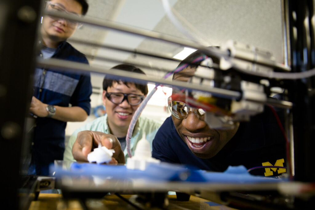 Chinedum Okwudire and students in his lab at the University of Michigan demonstrated an early version of the FBS software in 2017. Credit: Evan Dougherty, Michigan Engineering