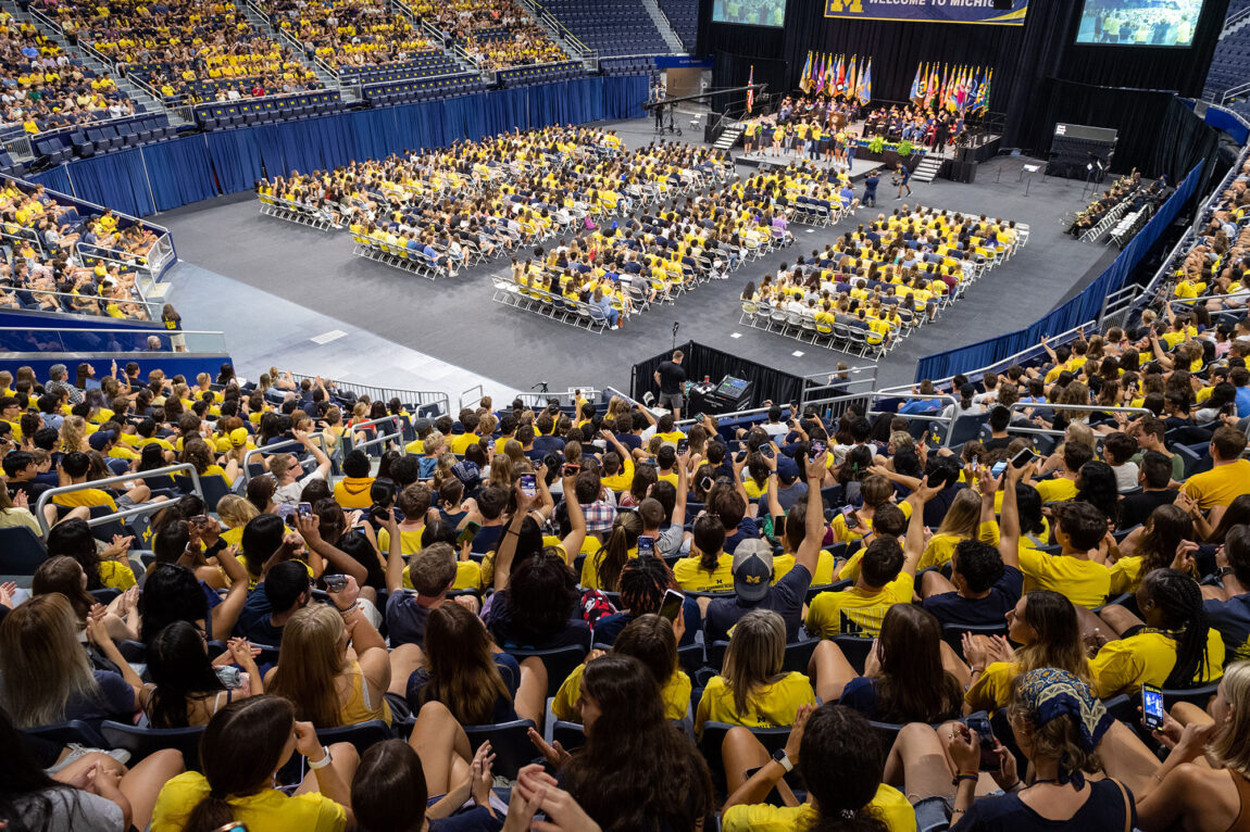 Photo of the crowd at the New Student Convocation.
