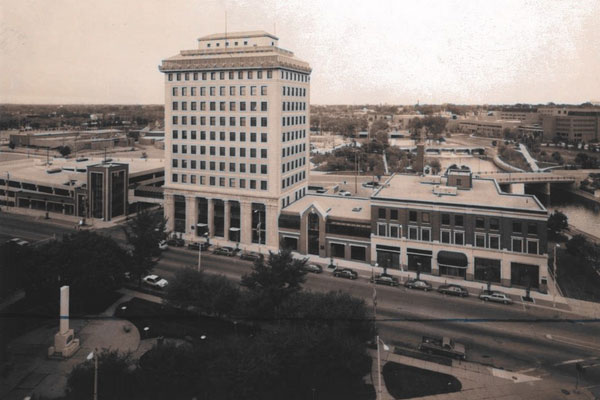 Photo of the UM-Flint Northbank Center