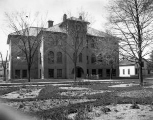 The West Physics Building at U-M prior to burning down in 1966.