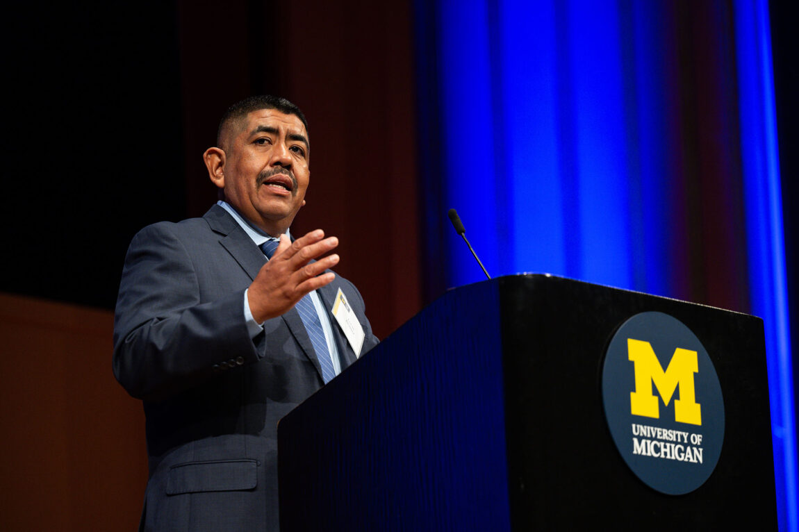 Photo of Wallenberg Medal recipient Lucas Benitez delivers the Wallenberg Lecture.