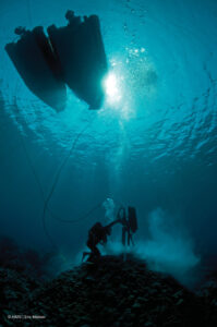 Hydraulic coral coring. Image credit: Eric Matson, Australian Institute of Marine Science