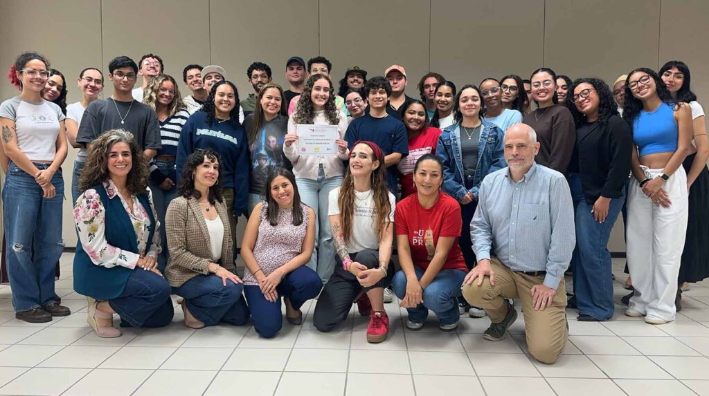 Students, faculty and staff leading the survey administration process in Puerto Rico. Image credit: Laboratorio Puertorriqueño de Opinión Pública