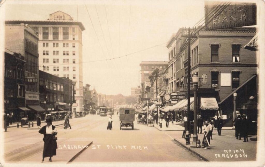 This postcard depicting Saginaw Street in Flint, Michigan, is an example of a postcard classified under the streets and city & town life themes. Image credit: David V. Tinder Collection of Michigan Photography, University of Michigan William L. Clements Library.